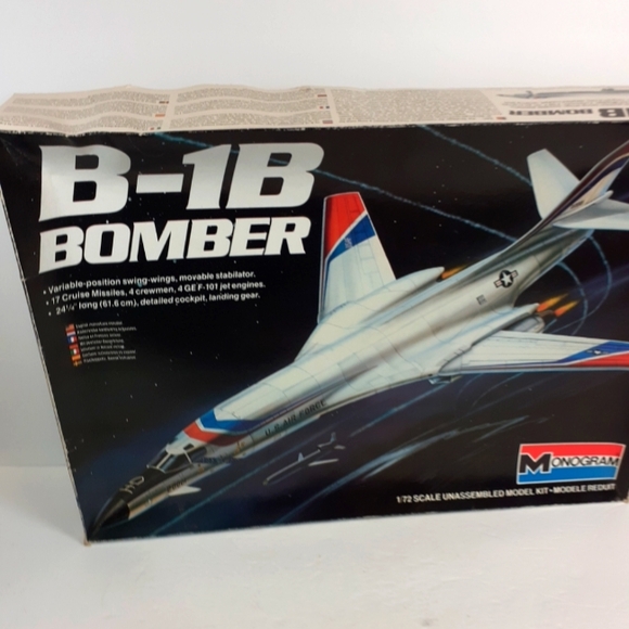Monogram 1 72 US Airforce B-1B Bomber Model Airplane #5605 First version 1983 - Picture 1 of 10